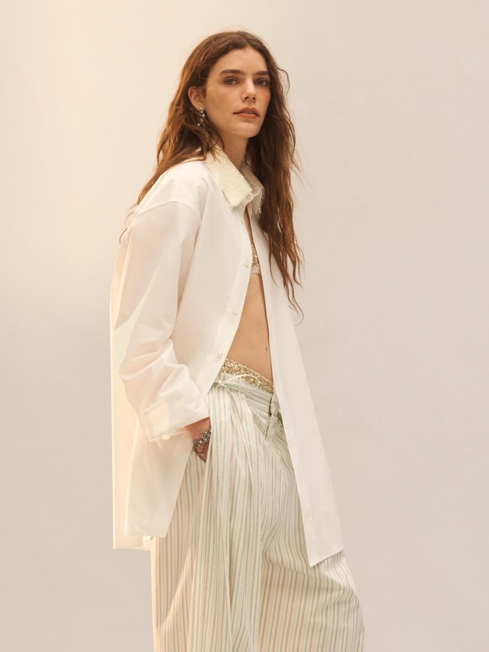 LIMITED EDITION LACE COLLAR POPLIN SHIRT
Zara Studio